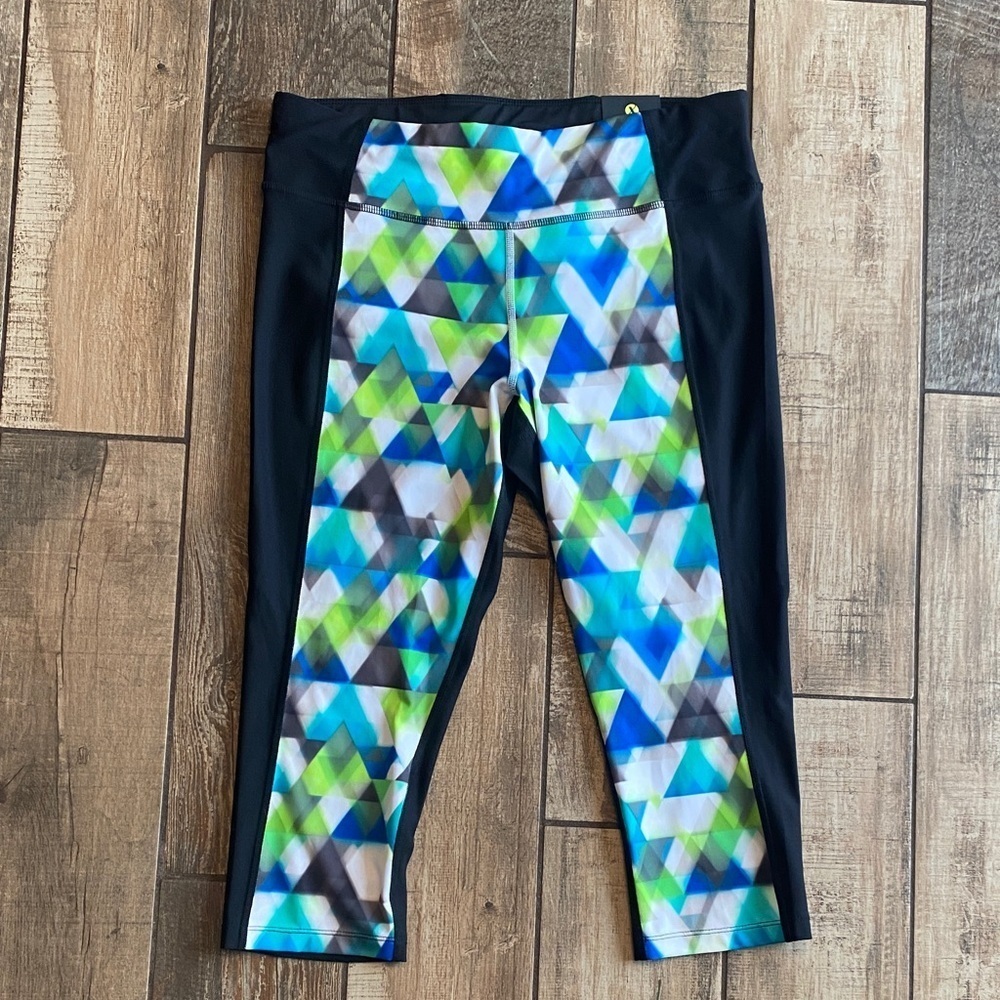 Xersion Women’s performance fitted Leggings with Blue/Green Geometric 🆕